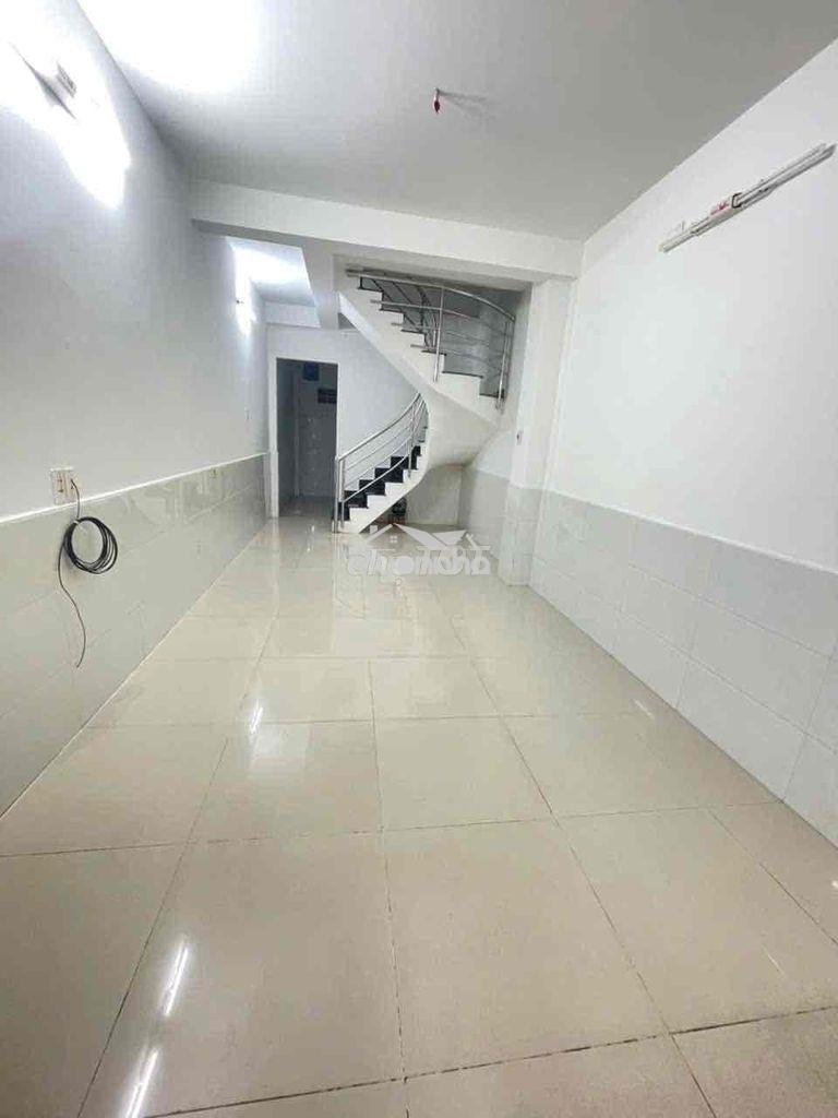🌹🌹 Cho thuê nc 3pn 2pn - hẻm 1135 htp - hđ lâu dài 🌹🌹