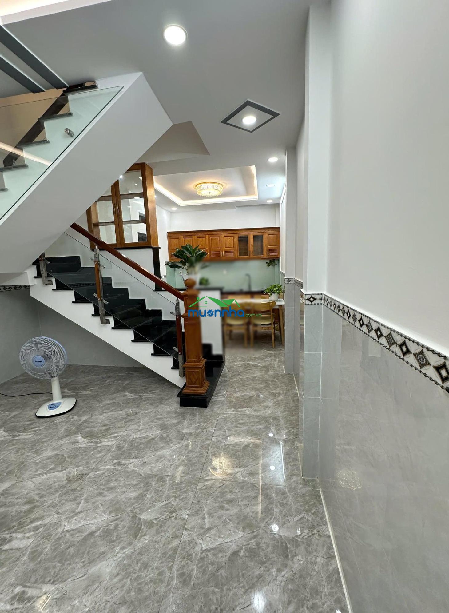 Nhà đẹp ở ngay ngã tư bốn xã hòa bình phan anh