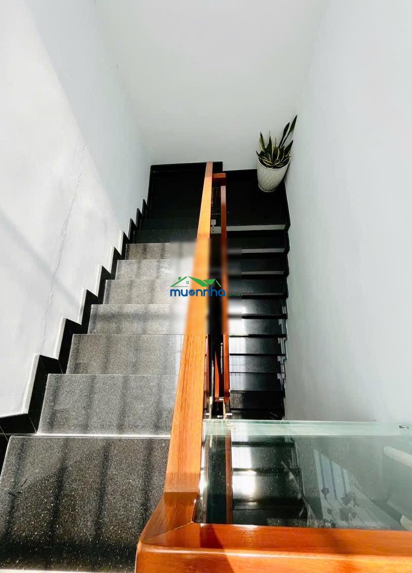 Hạ giá bán nhanh bán nhà 1 trệt 2 lầu + sân thượng hẻm 92 vườn lài dt: 4.75x10.65 m, đường 11m - Ảnh 3
