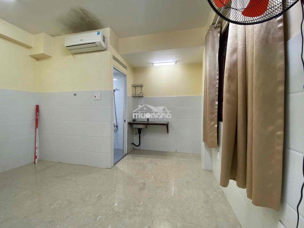 Cuối đường hoa sữa, đi bộ ra phan xích long 3 phút - 2