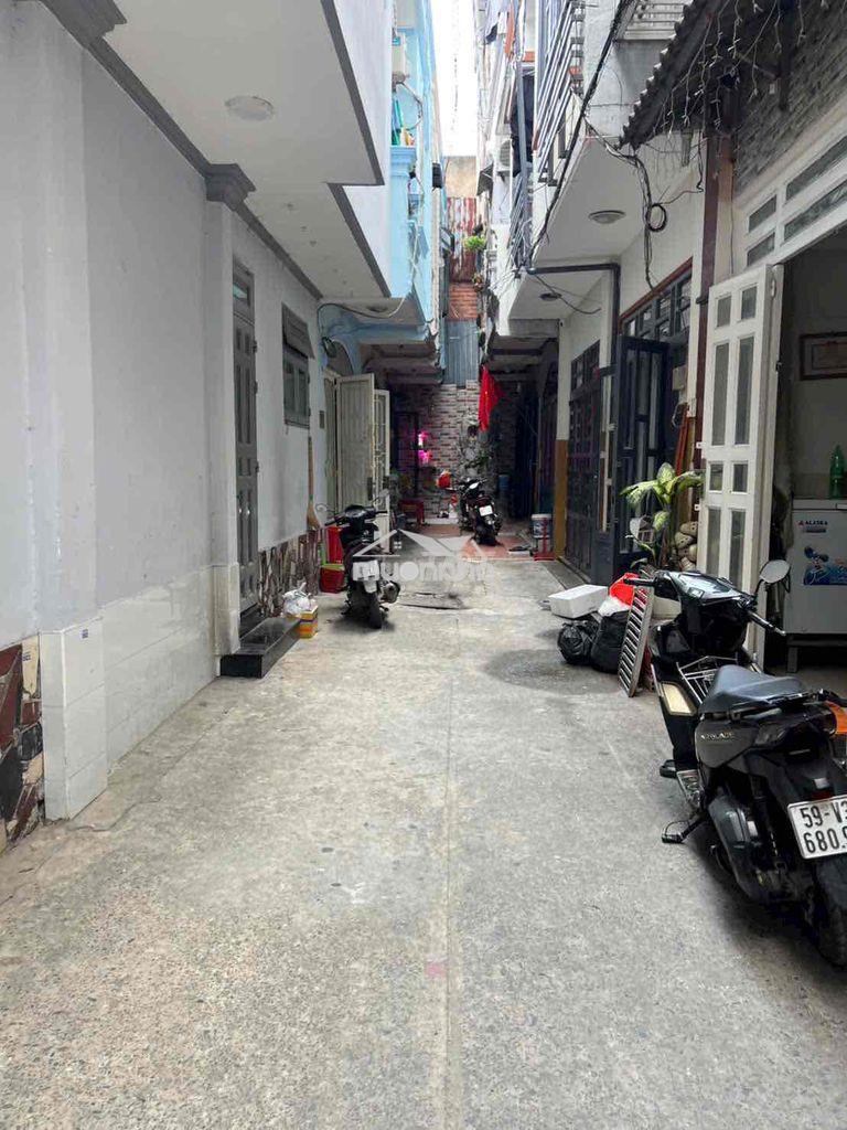 🔥Nhà đẹp ở ngay -hẻm xe hơi-  2 tầng - sát mt quang trung gv - 3,6tỷ - 3