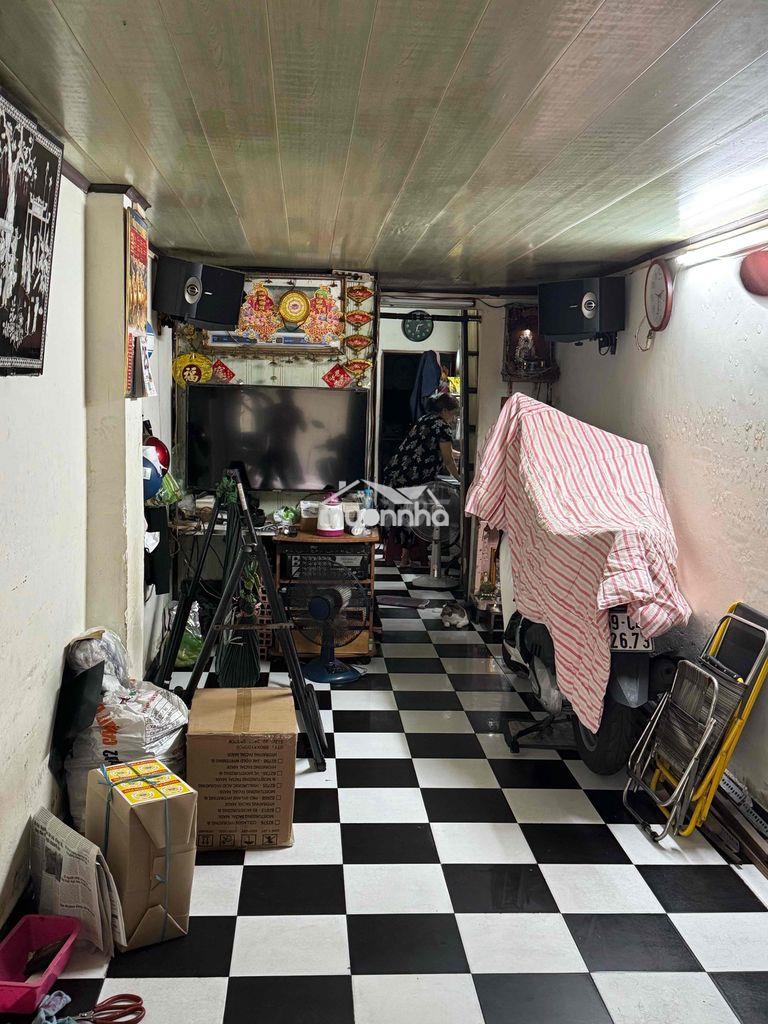 Cần bán nhà quận 10