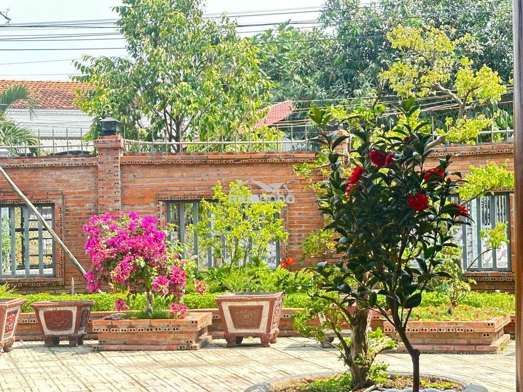 Cần bán gấp căn nhà gỗ sân vườn - 4