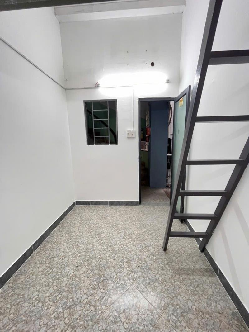Phòng trọ có gác ngay đại học văn lang cơ sở 2 - 3