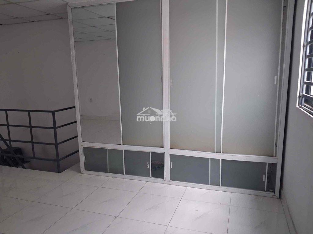 Nhà g4/10e gần cổng kcn lê minh xuân 2 tỷ 54m2 - 2