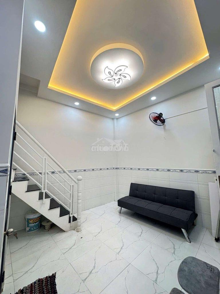 Nhà 2 tầng gần vòng xoay phú lâm, hẻm 3m thoáng mát.