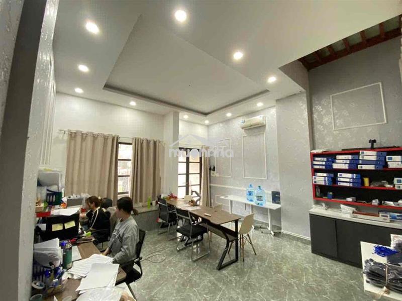 Cho thuê văn phòng cityland có nội thất, có hầm để xe 6tr