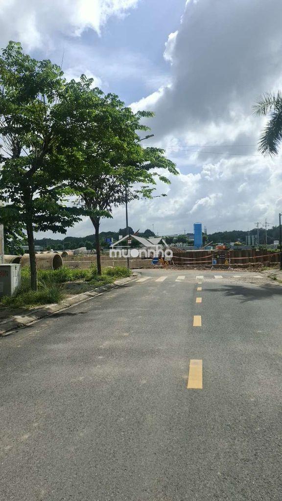 Bán nhanh nhà 2 lầu mt đường huỳnh văn lũy - 2