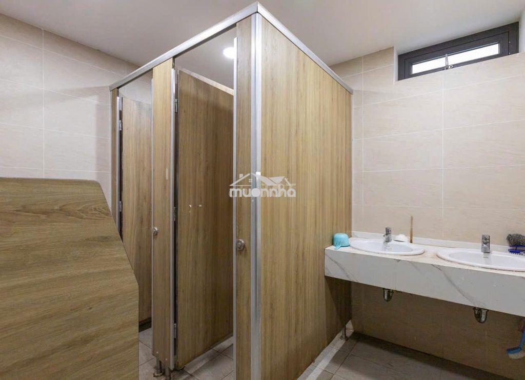 Cho thuê toà văn phòng mới hoàn công diện tích 2500m2 trung tâm quận 2 - 4