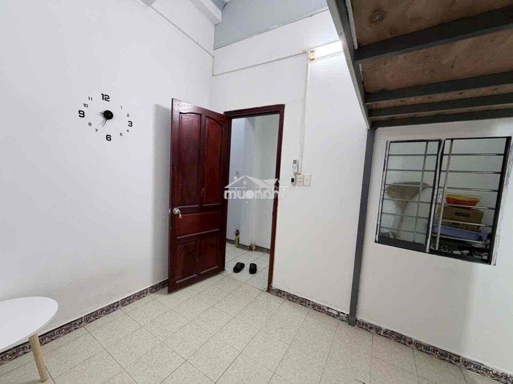 Chính chủ cho thuê 01 phòng *** trong nhà nguyên căn - 4