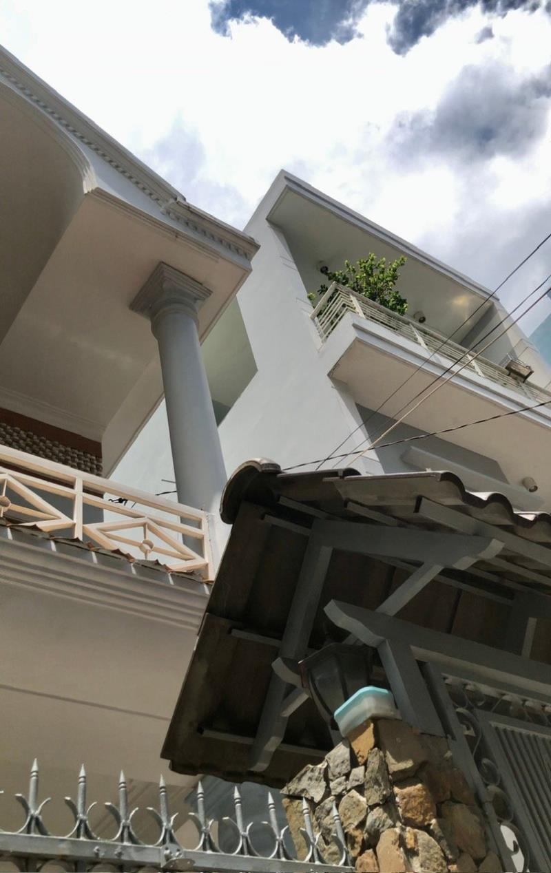 Gấp bán: giảm chào gần 1/3 giá nhà, nở hậu, có gara xe hơi đậu trong nhà, vị trí hẻm rất đẹp - 3