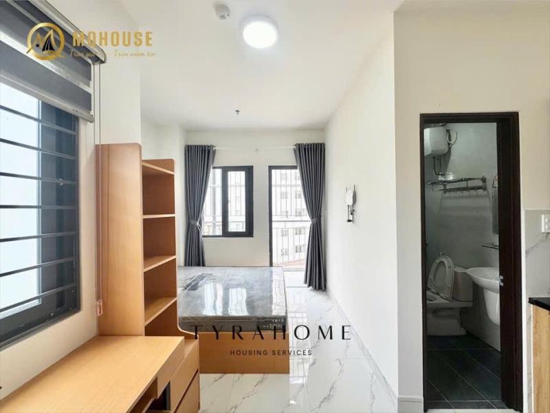 Studio ban công, thang máy, hầm xe gần phố ẩm thực phan xích long, cầu bông quận 1 - 2
