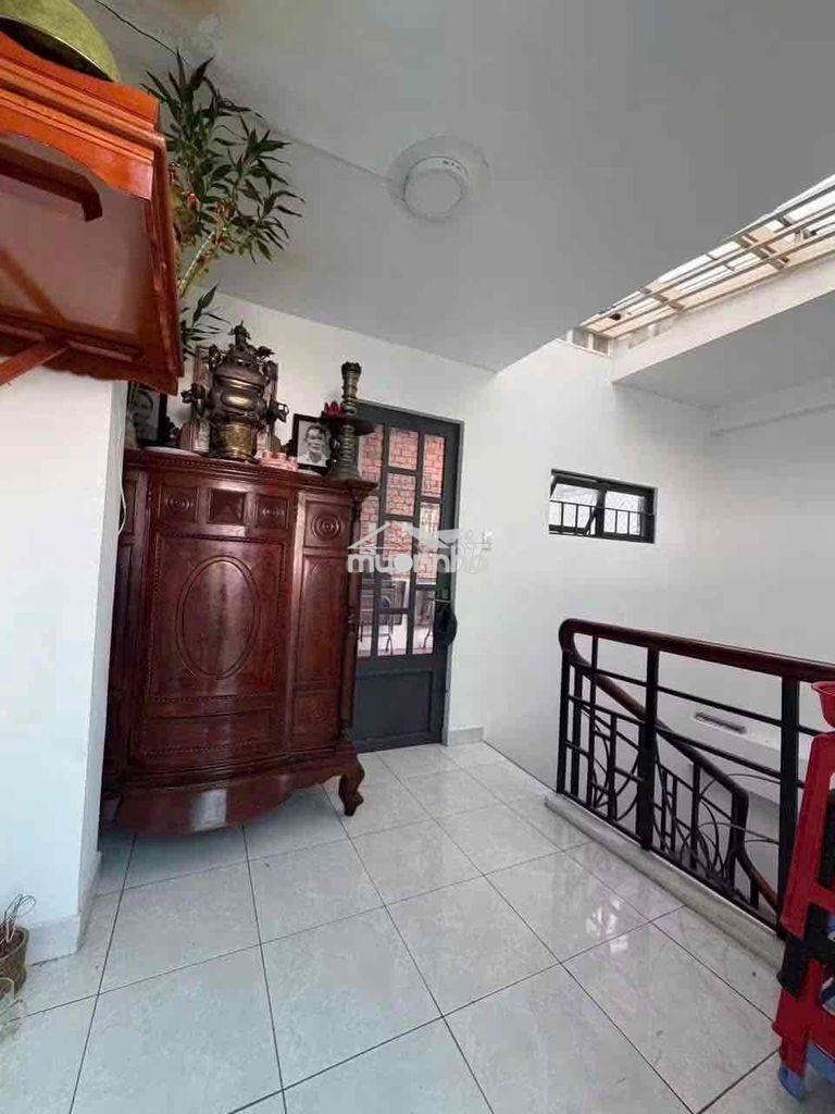 Nhà 5x10m- 3 tầng- hẻm rộng 4m - gần trường chinh- tân bình - 4