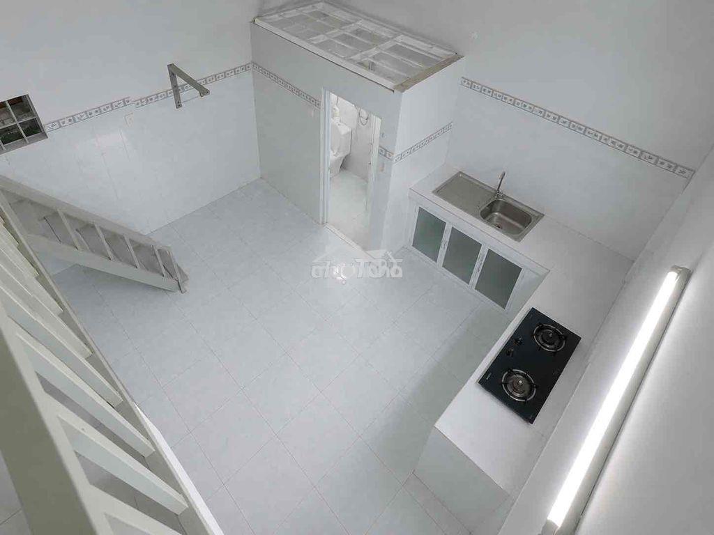 Nhà 2pn 1wc hẻm xe hơi đường 898 phú hữu q9 - 3