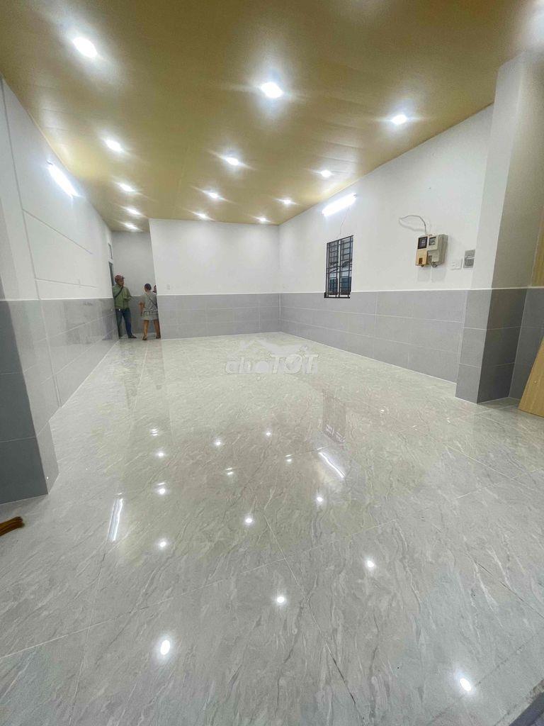 Nhà mtkd hoàng xuân hoành.tân phú.dt:5m x 12m nở hậu l.gồm 1pn 2wc.