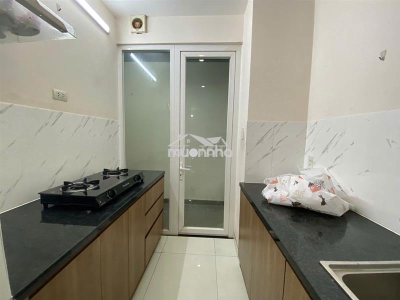 Cho thuê cc summer square q6 3pn 10tr/thang cuối tháng ở được