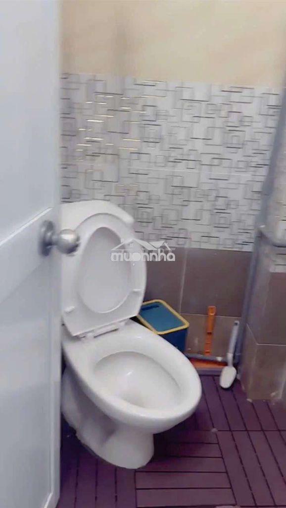 Cho thuê nhà trệt. đường bùi viện phường phạm ngũ lão.quận 1 - 4