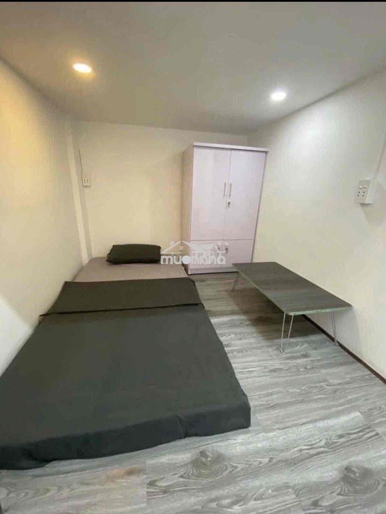 Dorm dành 1 người tân bình - 1.800.000 - bao các chi phí sinh hoạt