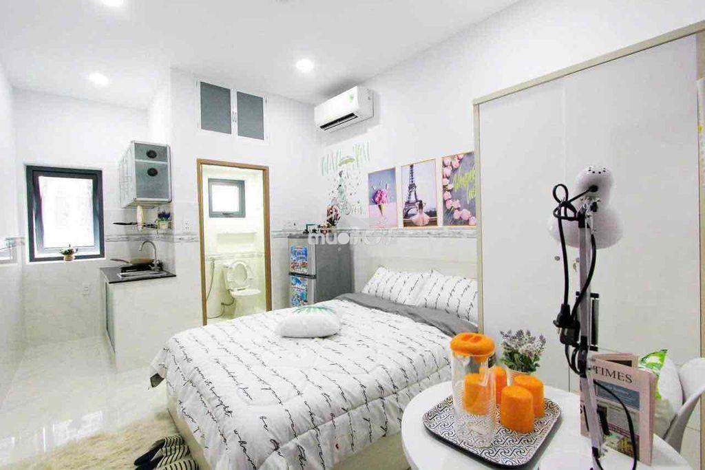 Studio full nội thất cửa sổ trời - 2