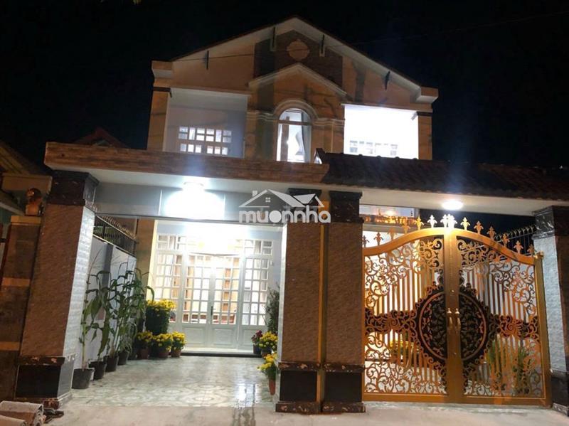 Bán nhà 1 trệt 1 lầu, 6 phòng ngủ,  185m2 tại trung tâm thủ dầu một