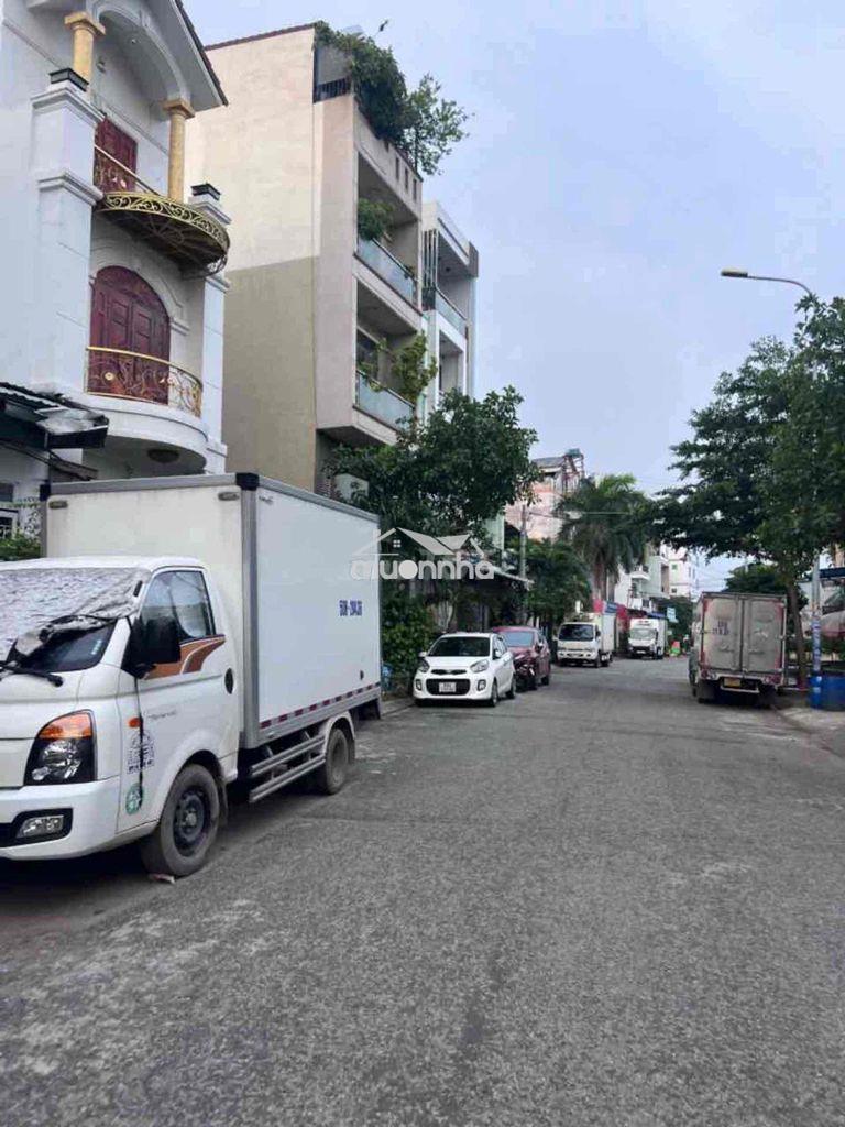 Nhà 3 tầng-thủ đức-hẻm 7m-xe hơi tránh nhau- chỉ 4 tỷ hơn