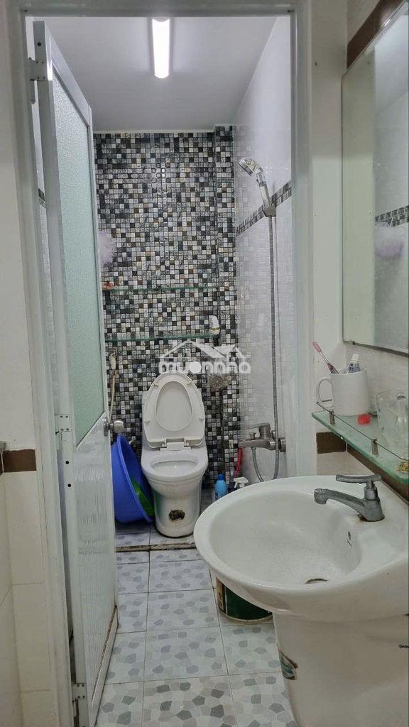 Nhà nguyên căn 60m2, hxt, 2pn, ban công , gần emart phan huy ích - 3