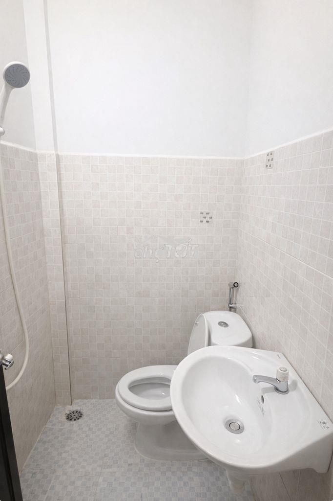 Phòng trọ 30m² – mặt tiền đỗ xuân hợp có máy lạnh - 3