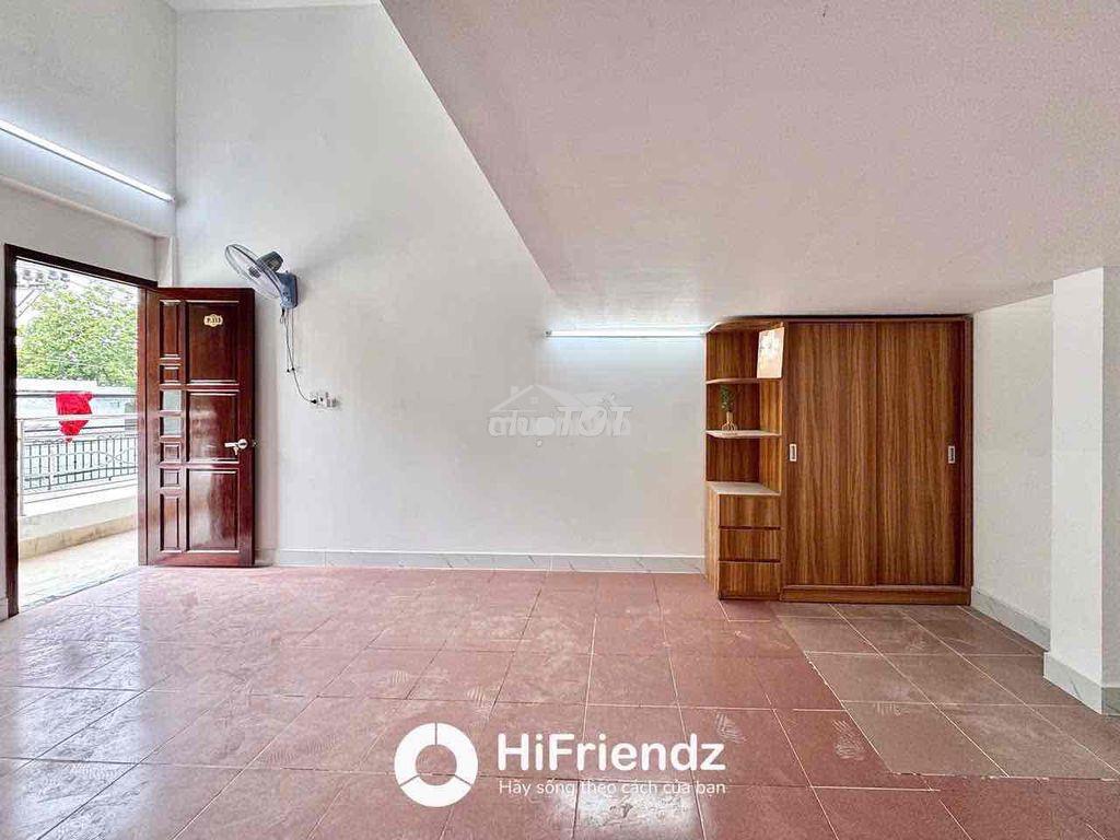 Duplex gác cao 2m full nội thất ở đông người được vị trí gần đầm sen - 3