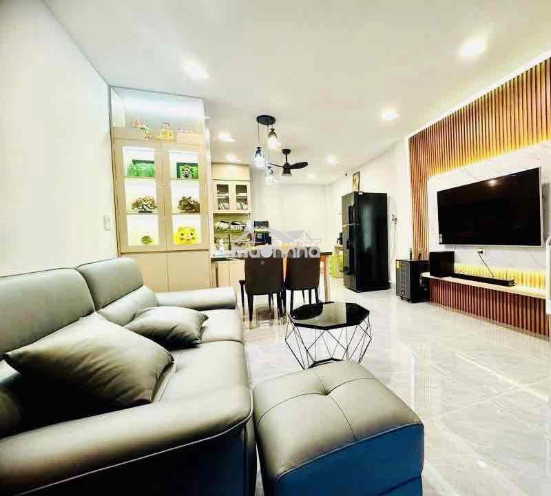 Hiếm có 1 0 2 ! xe hơi ngang nhà 3 tầng ở ngay giáp pmh. chỉ 5 tỷ+ - 2