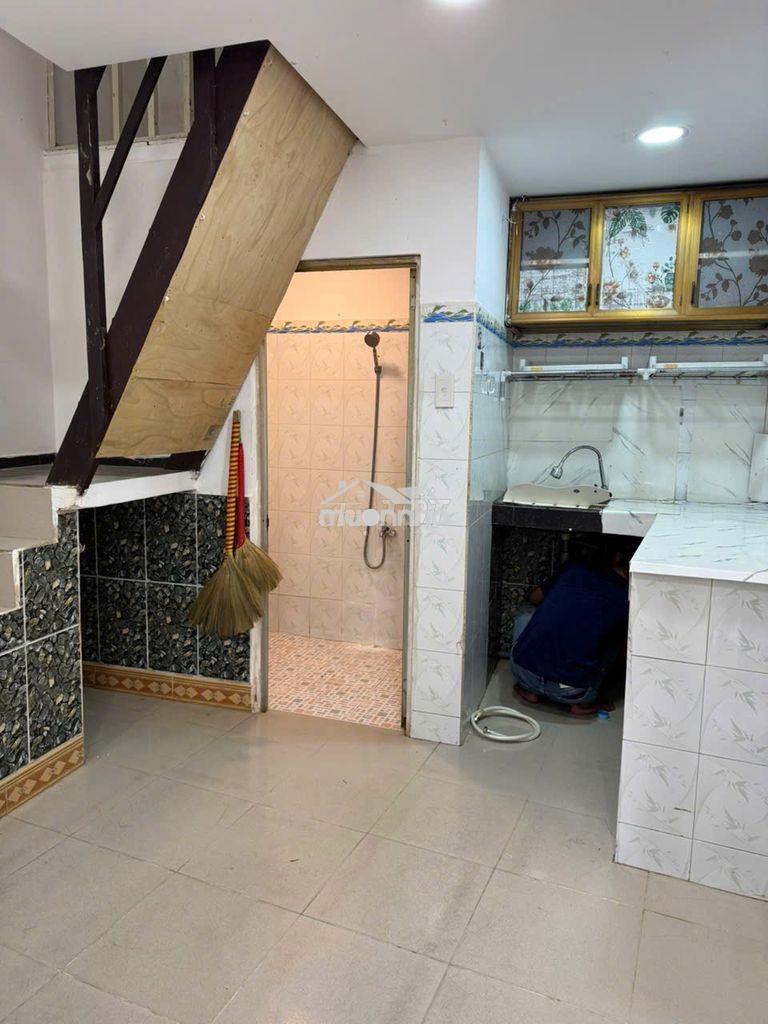 Cho thuê nhà nguyên căn  hẻm 49  giá thuê 5,500,000