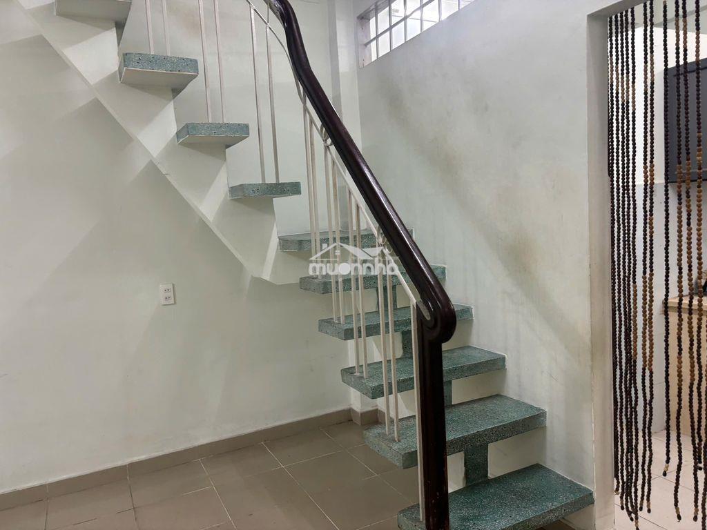 Căn 1: cho thuê nhà hẻm 4m(bg) nguyễn văn cừ, p.2, q.5, 11tr. - 4