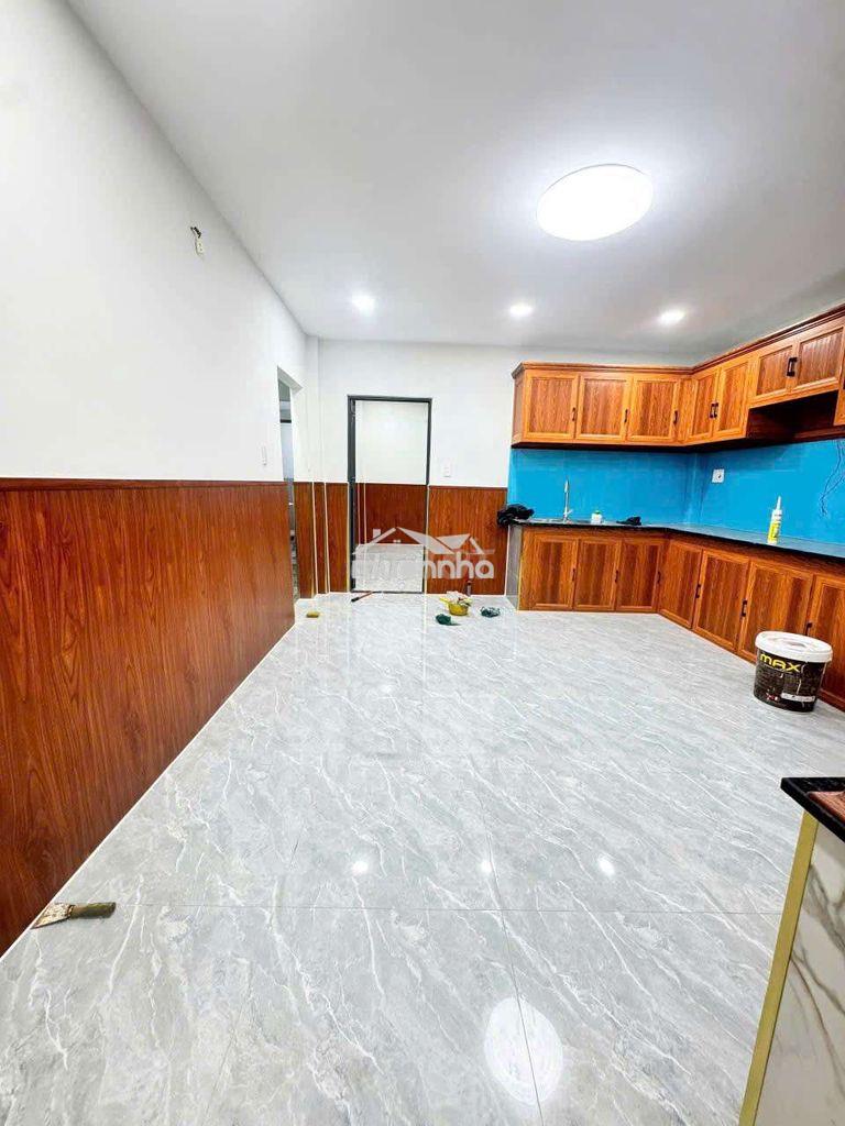 Bán nhà đẹp 2/ ngắn liên ấp 6_2 dt: 4*17m nở hậu 5m lầu suốt 3pn 2w - 3