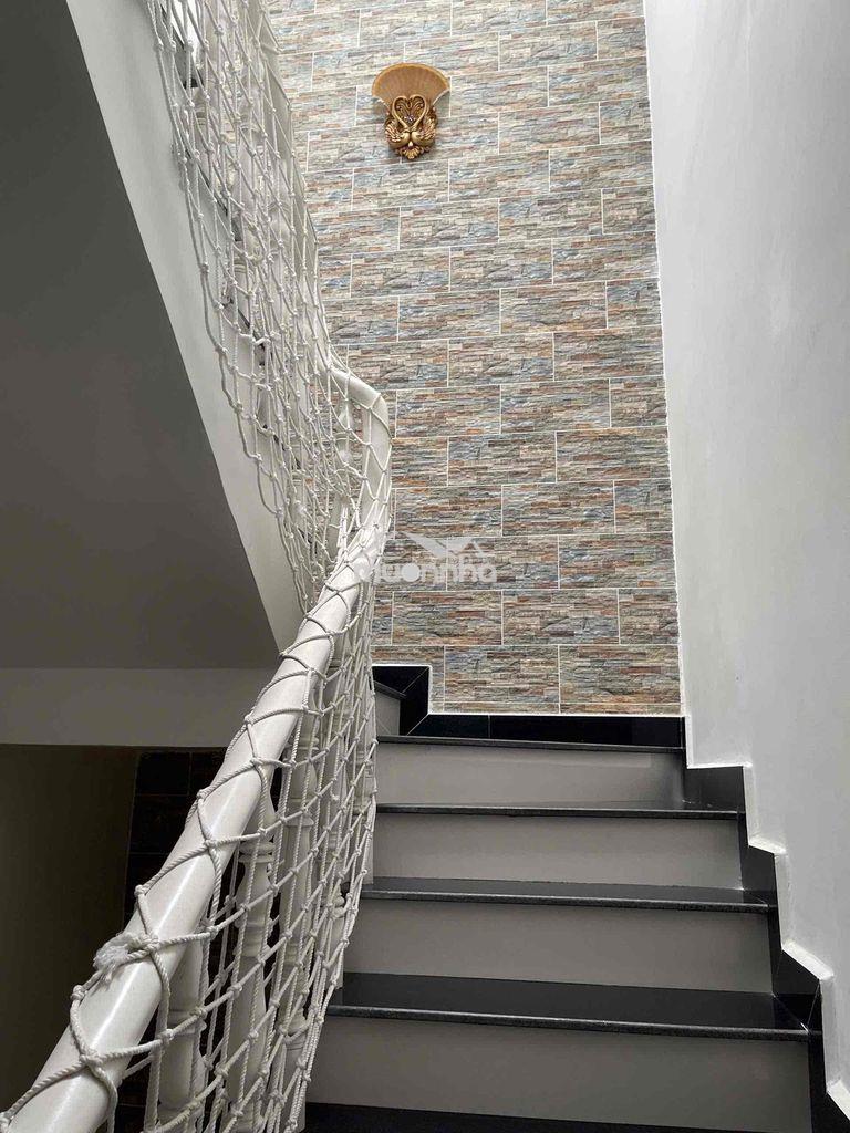 Cho thuê nhà đẹp 4 tầng hxh huỳnh tấn phát - giá chỉ 20tr/tl - 3