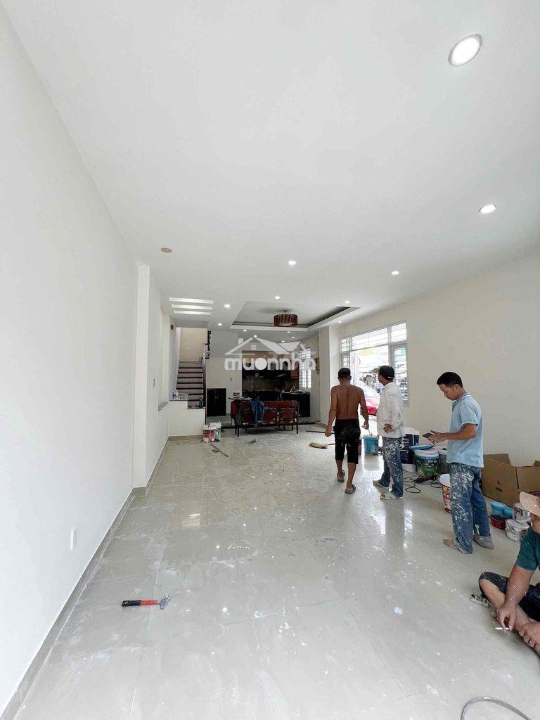 Cho thuê nhà mới sơn sửa 5 phòng có máy lạnh, đường xe cont , góc 2mt - 3