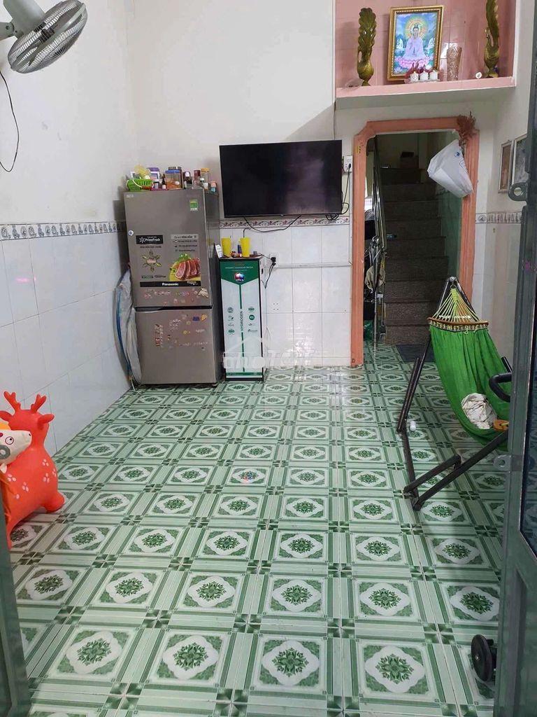 Nhà  giá tốt  sổ hồng riêng  . p 15 q. 8 - 3