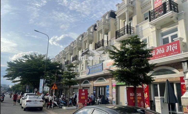 Chính chủ cho thuê mặt bằng dĩ an, mặt tiền đường 25m, 3 tầng 245 m2 - 4