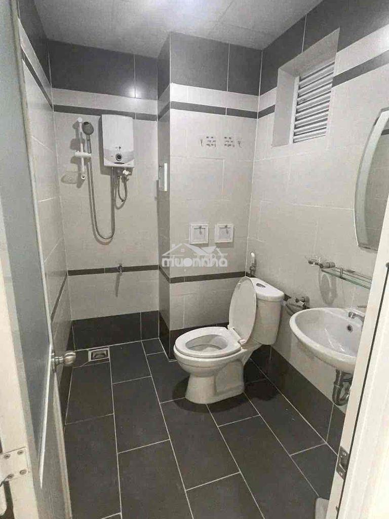 Cho thuê căn hộ lock mới 4tr có máy lạnh và bếp rèm tại hiệp thành 3 - 2