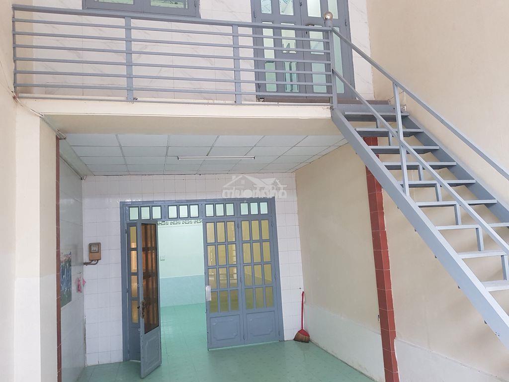 Cho thuê nguyên căn 4,2x27m hẻm 6m 688hl2 giá 11tr - 3