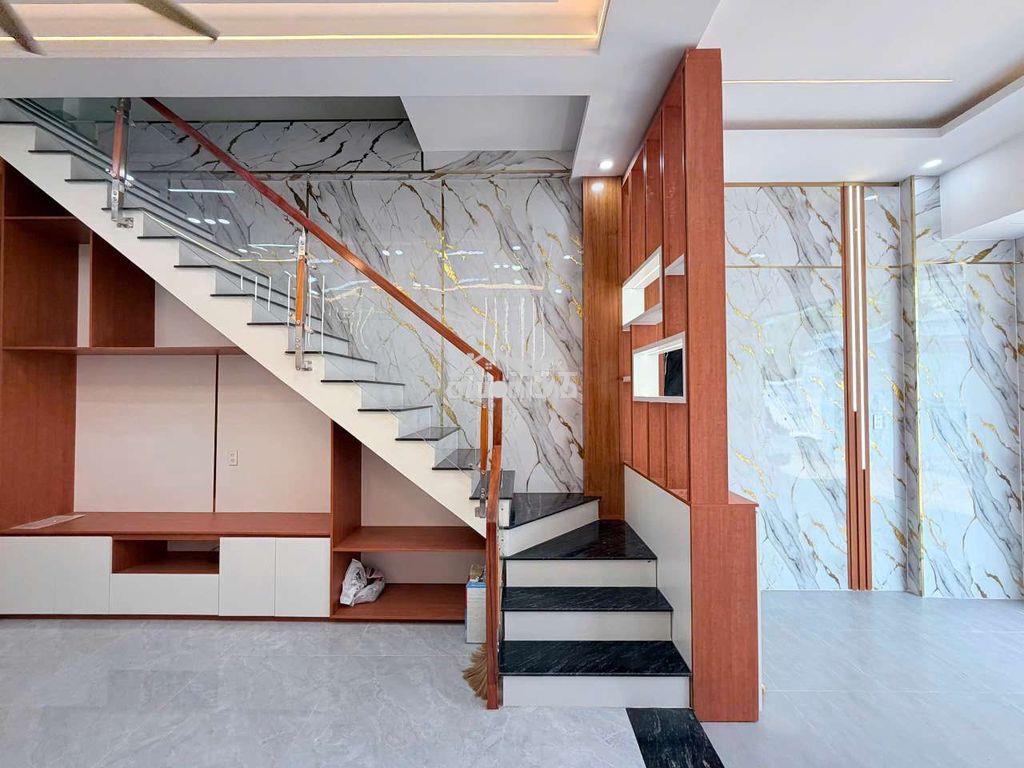 Nhà mới xây gần chợ, tin còn đăng thì nhà còn - 4