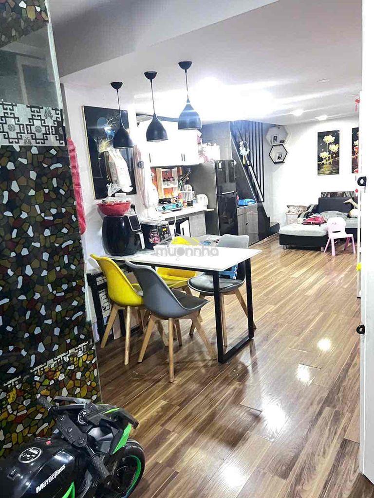 Chung cư có sổ hồng riêng lâu dài. có 2 phòng ngủ