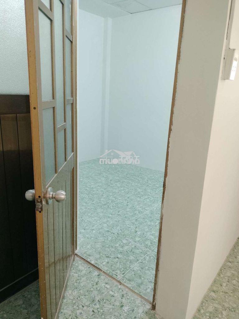 Cho nữ thuê ( bao điện nước ) phong mới sơn sửa lại siu rộng rãi - 2