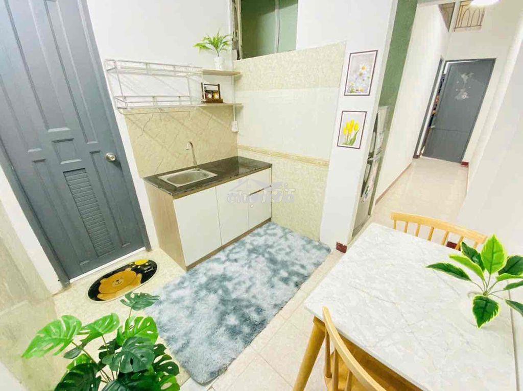 Chdv 2 phòng  ngủ - ngay ngã tư bảy hiền - full nt cửa sổ thoáng - 3