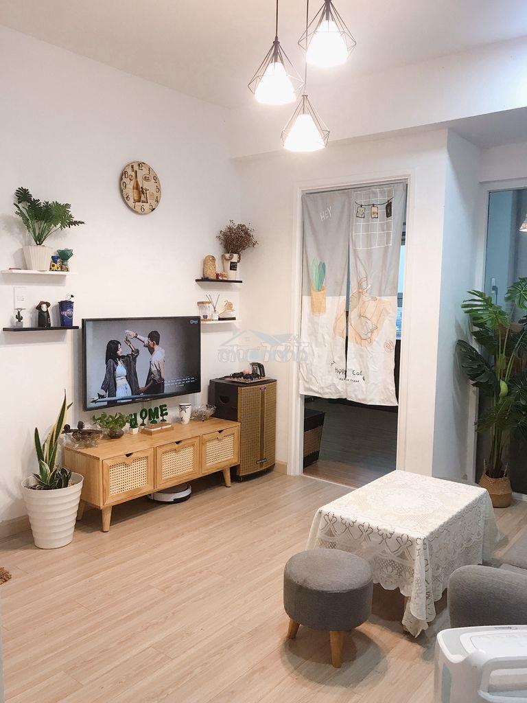 Cần bán căn hộ  2 phòng ngủ dt50m2 giá 2.5 tỷ