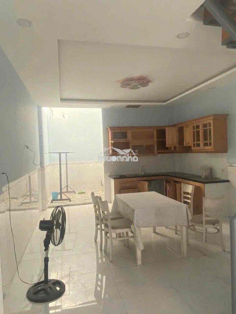 Sát mặt tiền . cộng hoà . tân bình . nhà sạch mới . nội thất cơ bản - 3