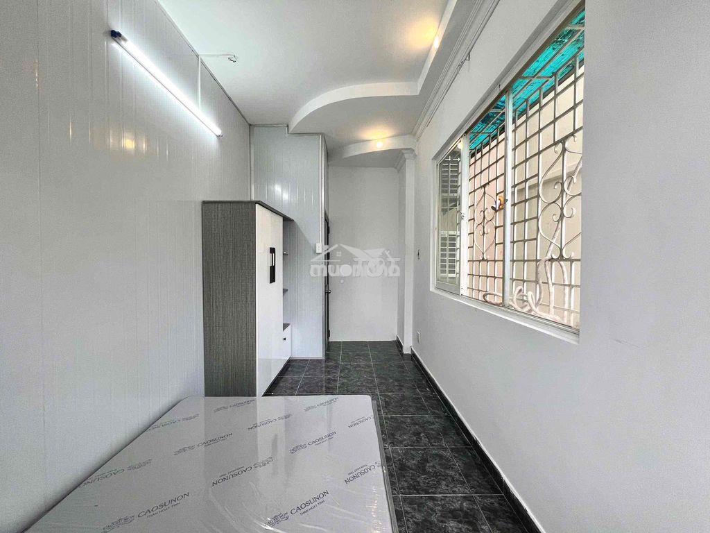 Cho thuê 2pn ban công ngay sát ueh nguyễn tiểu la quận 10 - 3