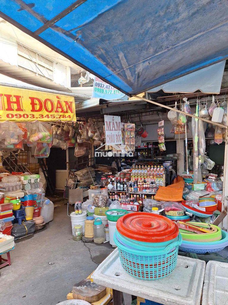 Sang 4 kiôt chợ vĩnh lộc và tất cả hàng hoá , hàng tiêu dùng