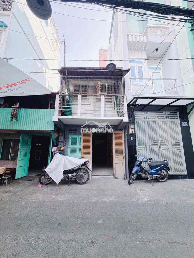 Bán nhà đường bến vân đồn. hẻm rộng 5m - 3