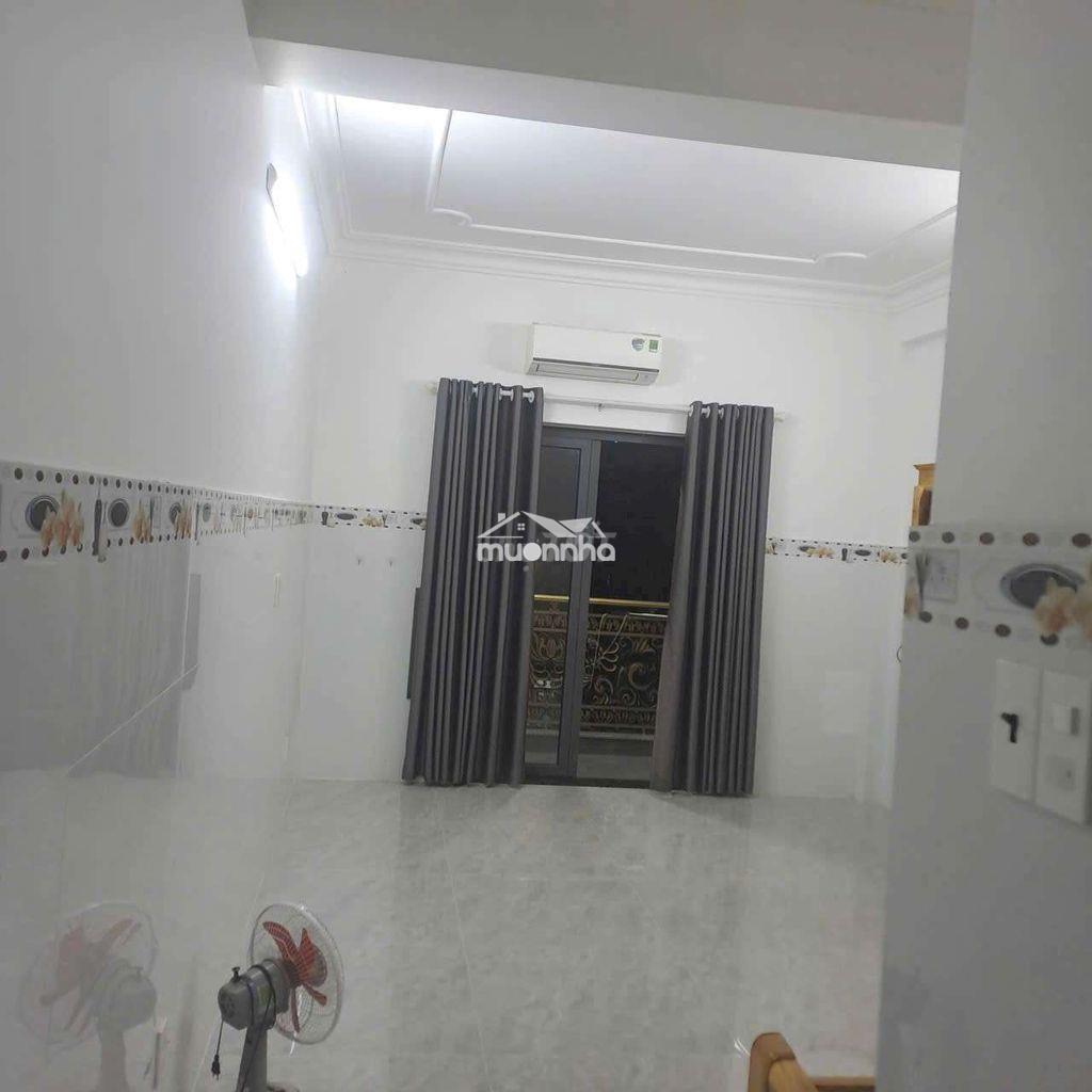 Cho thuê phòng siêu đẹp - có cửa sổ - ban công - máy lạnh - 2