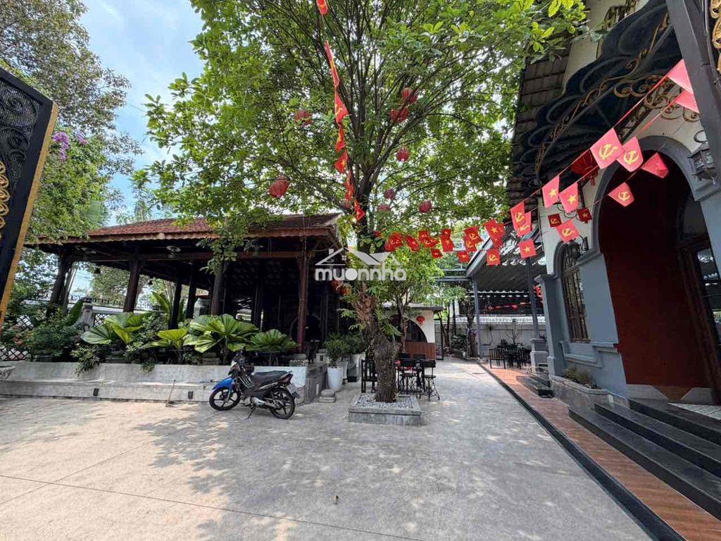 Cho thuê căn nhà biệt thự sân vườn 800m2 mt đường 27 tp mới - 2