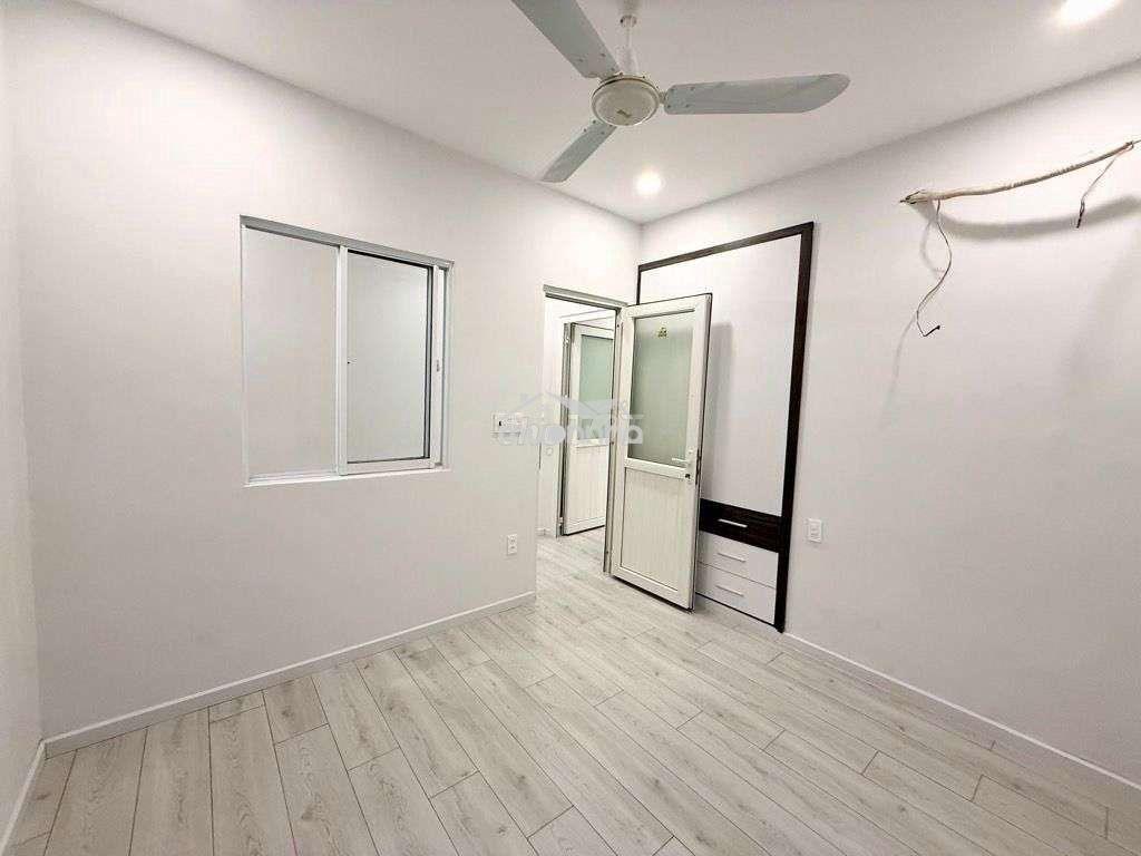Chung cư  vip,nơ trang long,p.13lầu1,dt:80m2(4 x 20)2pn,tặng nội thất - 2